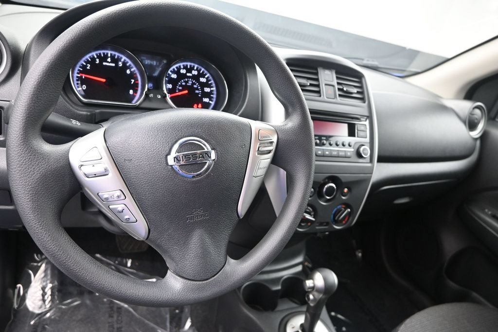Used 2015 Nissan Versa SV FWD image 20