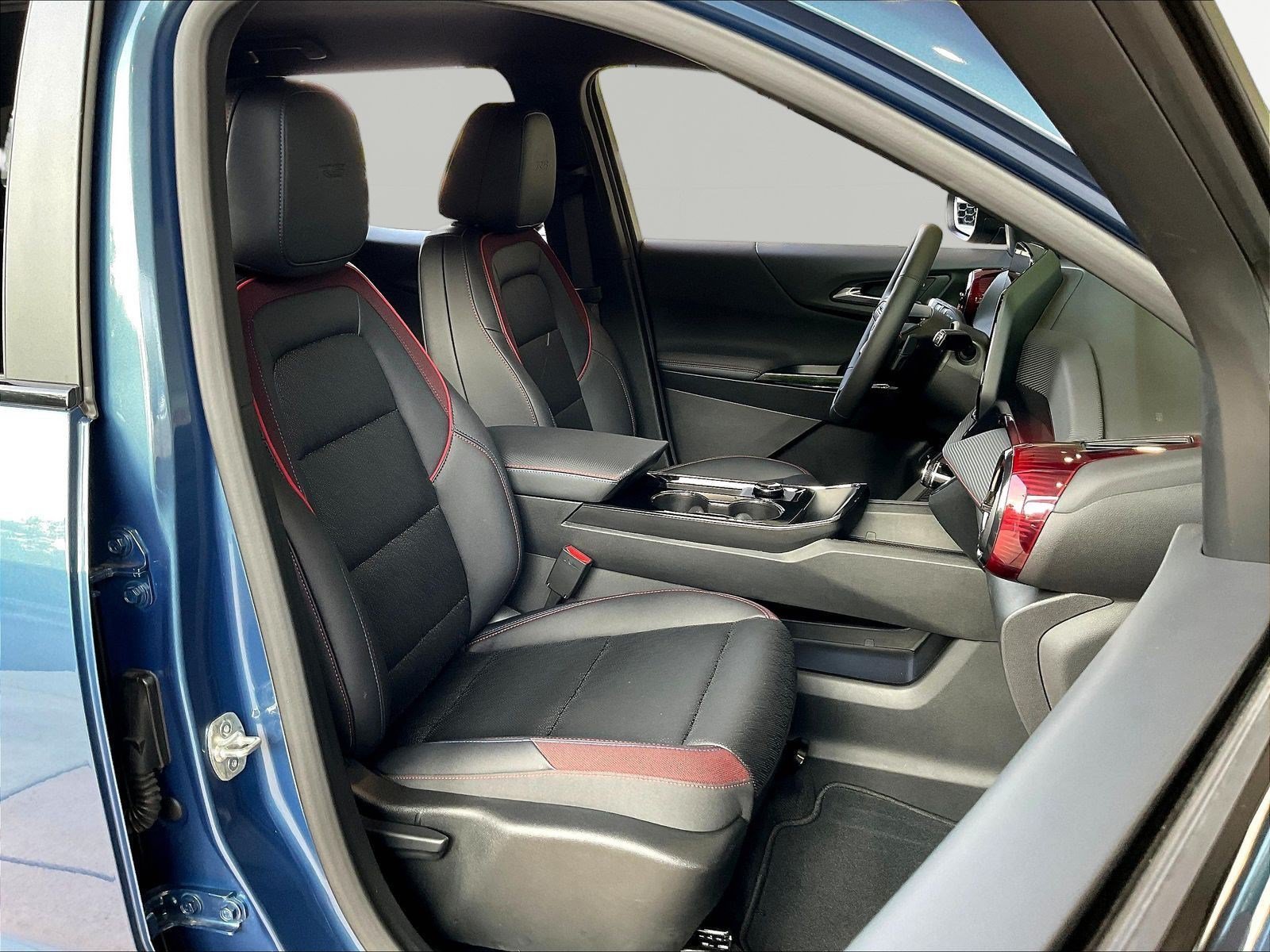 Used 2025 Chevrolet Equinox RS w/ Safety and Technology Package AWD/4WD image 28