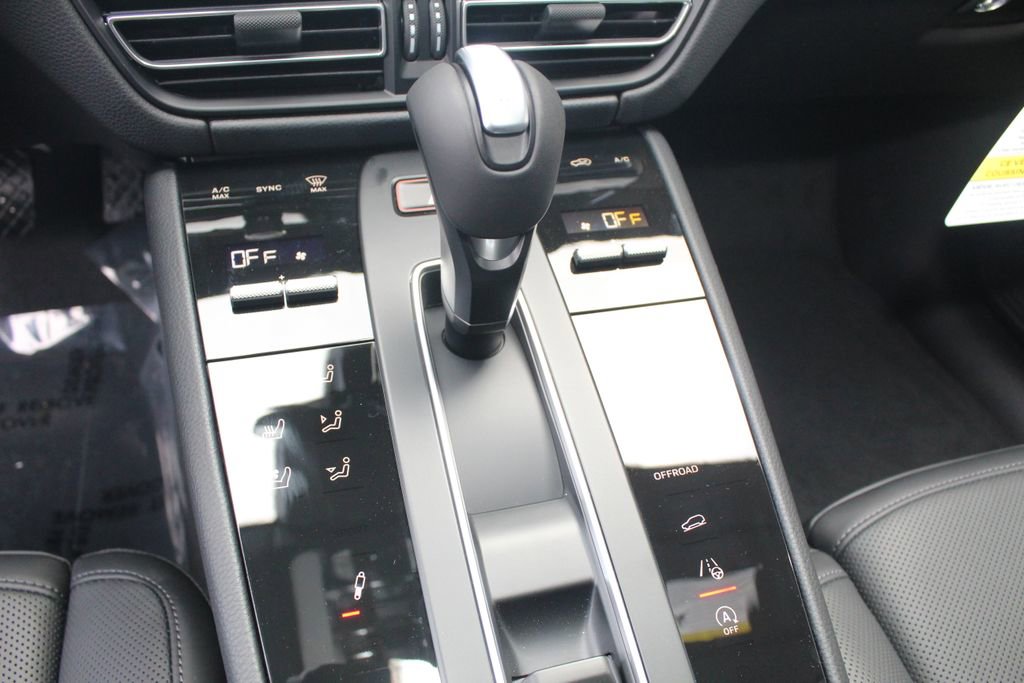 New 2026 Porsche Macan Turbo AWD/4WD image 16