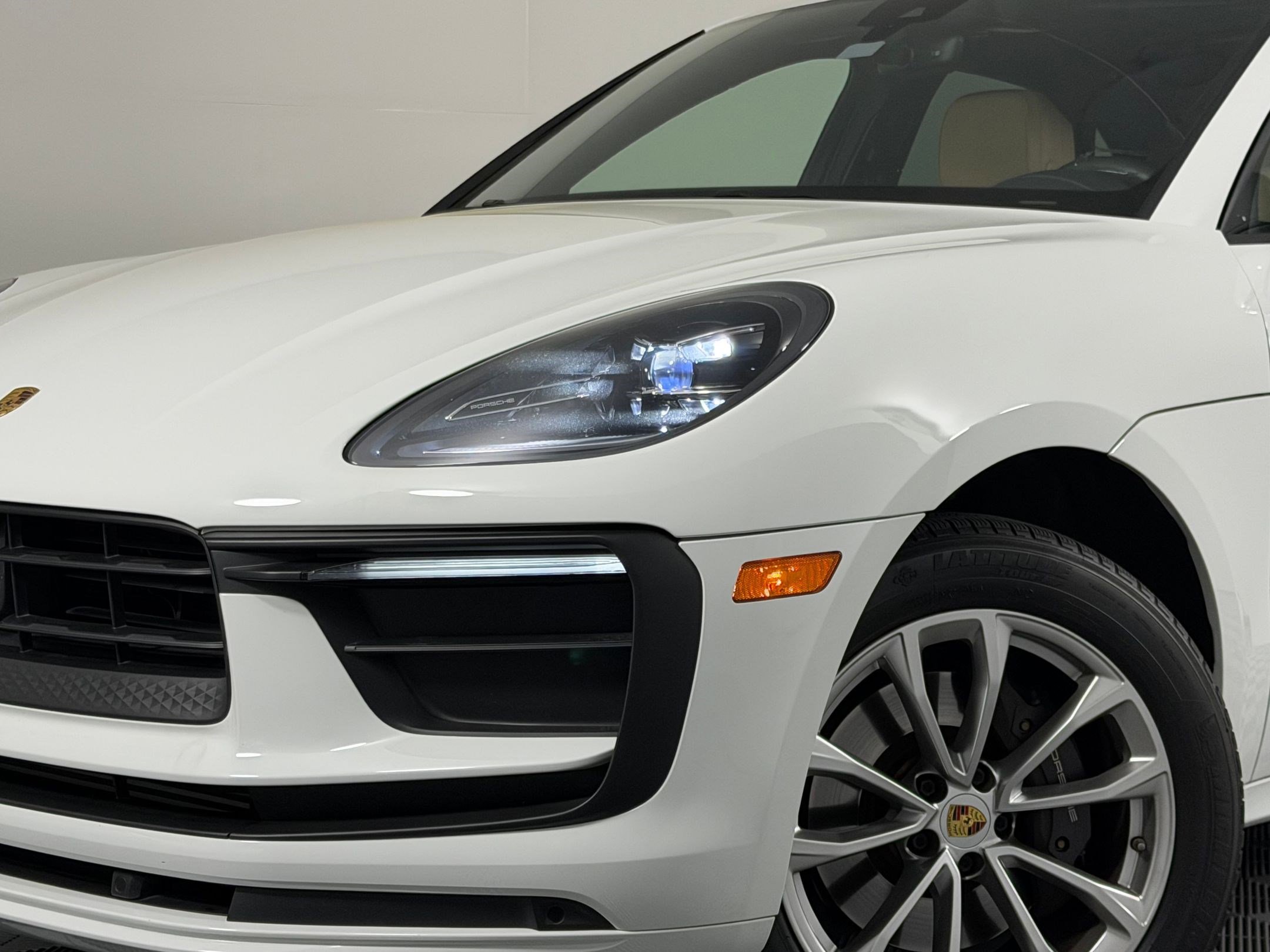Certified 2023 Porsche Macan image 11