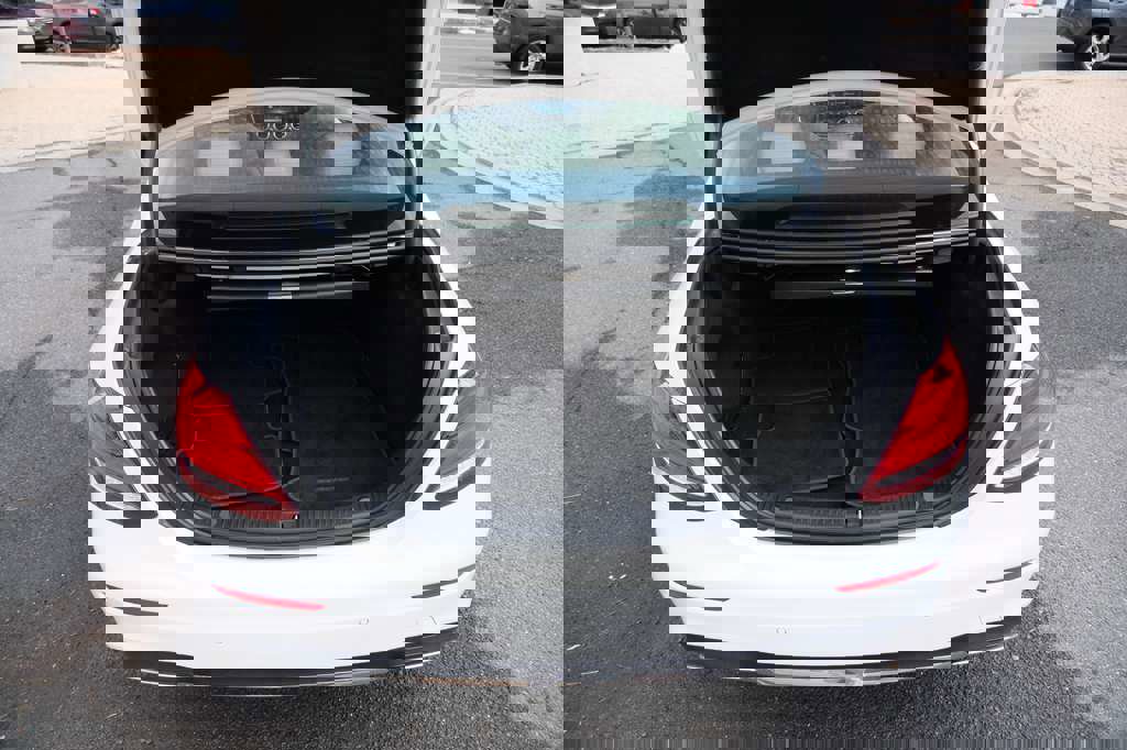 Used 2018 Mercedes-Benz E 300 w/ Premium 3 Package (Q03) image 10