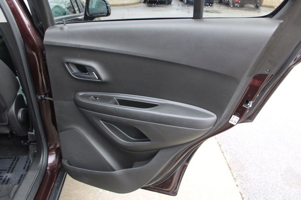 Used 2021 Chevrolet Trax LS w/ Tint and Cruise Package image 23