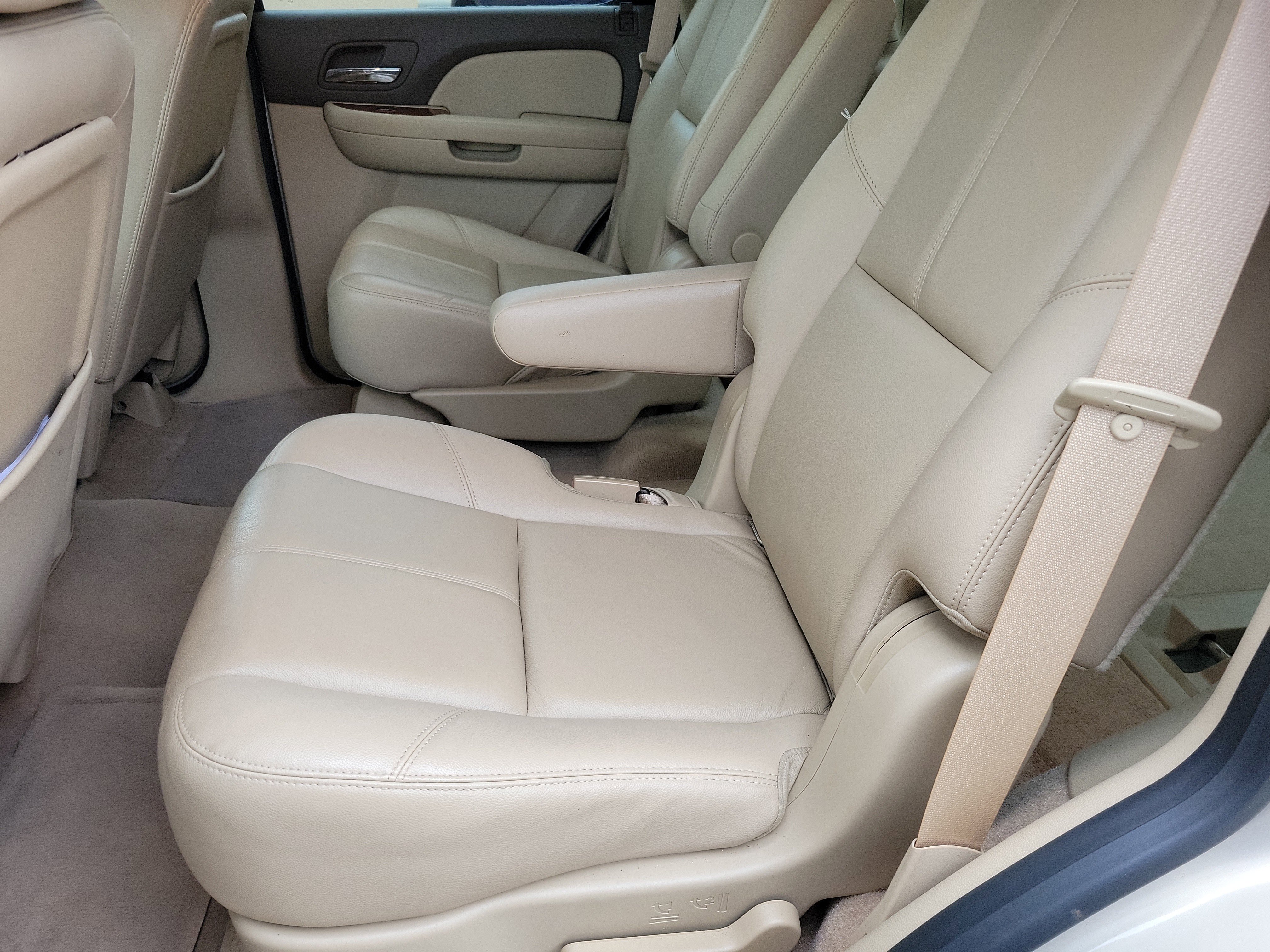 Used 2008 GMC Yukon SLT w/ SLT Preferred Equipment Group image 11