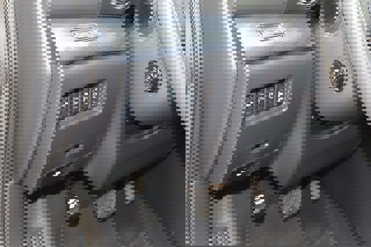 Used 2022 Nissan Maxima Platinum w/ Sport Mat Group FWD image 24