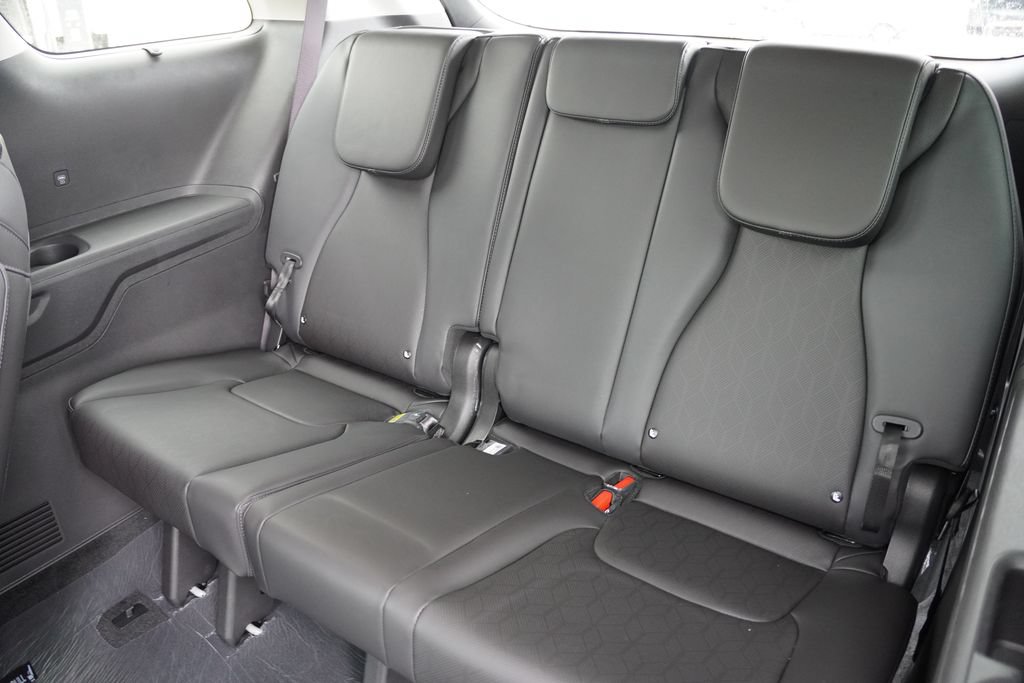 New 2027 Kia Carnival EX FWD image 12