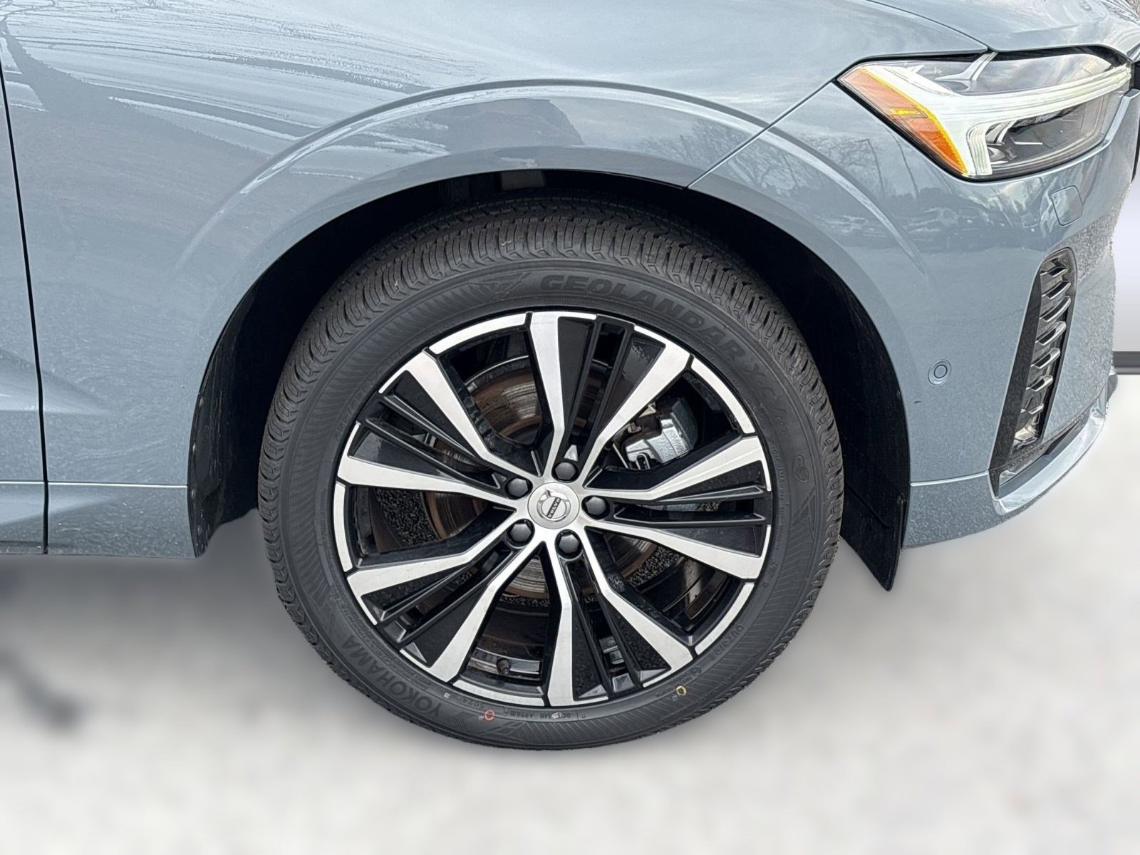 Certified 2024 Volvo XC60 B5 Plus image 12