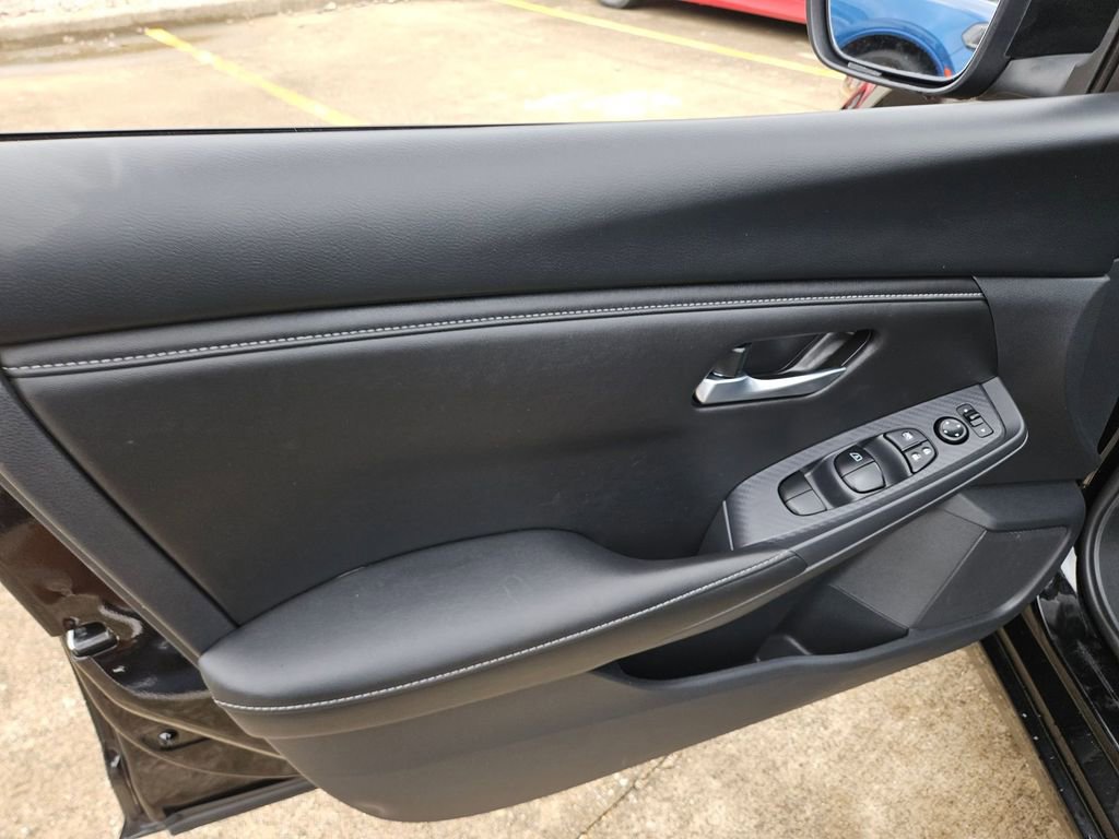 Used 2025 Nissan Sentra SV FWD image 11