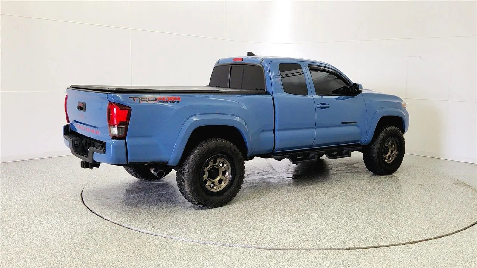 Used 2019 Toyota Tacoma TRD Sport image 7