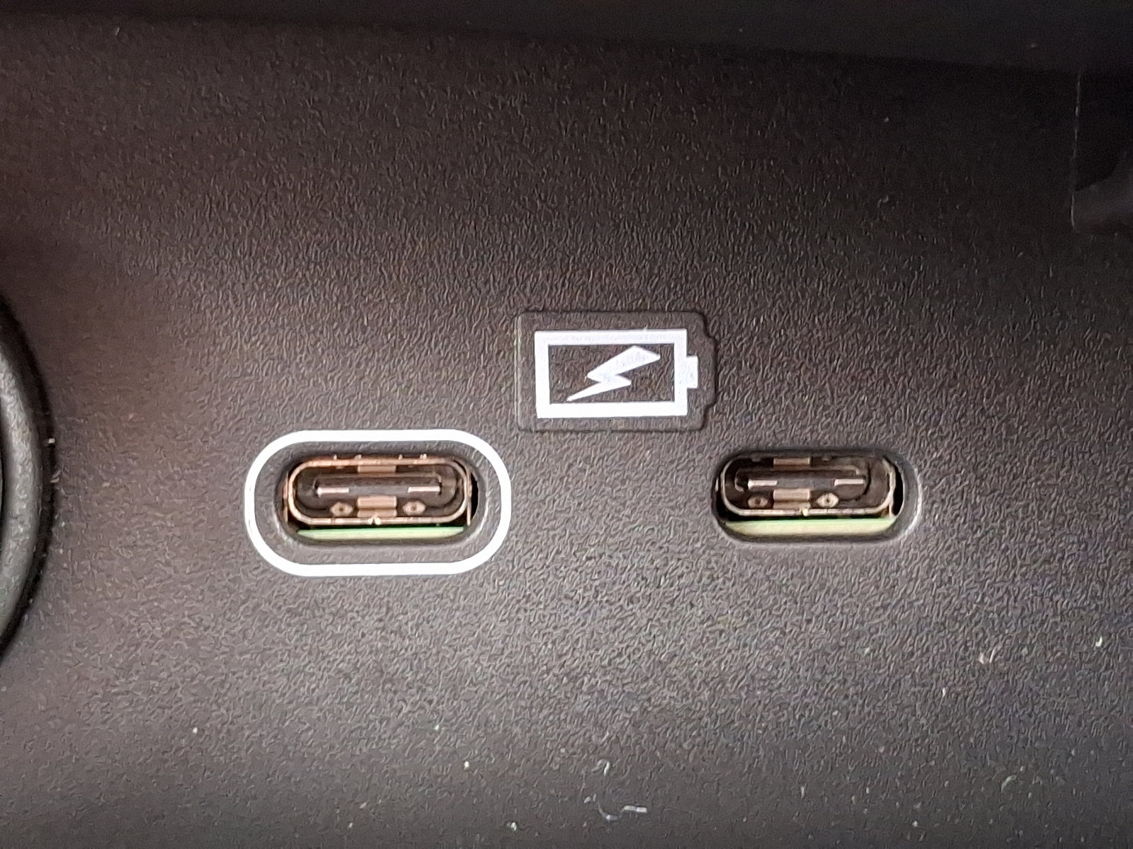 Used 2025 Volvo XC40 B5 Ultra w/ Climate Package image 18