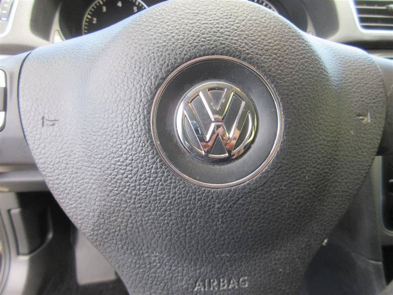 Used 2014 Volkswagen Passat 1.8T S FWD image 16