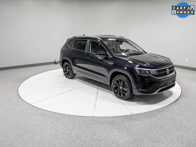 Used 2023 Volkswagen Taos SE w/ Black Wheel Package image 29