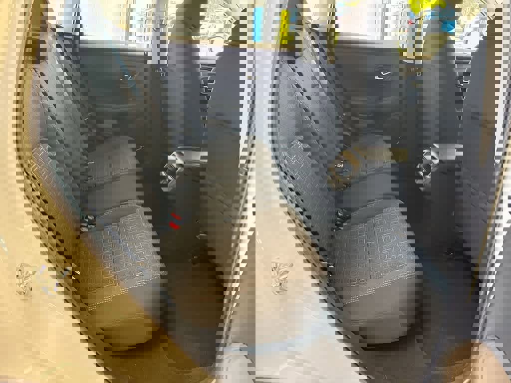 Certified 2025 Honda HR-V LX image 38