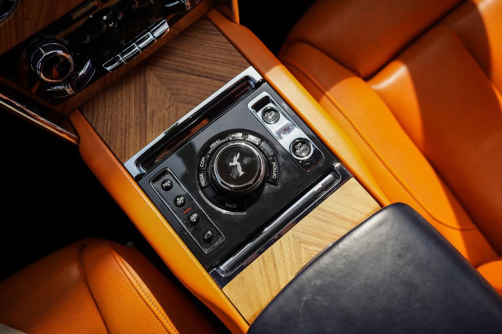 Used 2019 Rolls-Royce Cullinan image 36