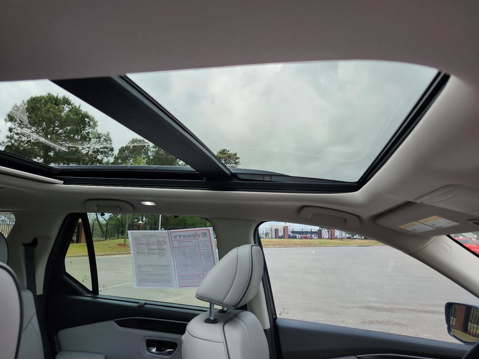 Used 2023 Honda Pilot Elite image 9