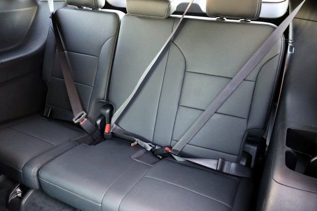 Used 2025 Chevrolet Traverse LT image 26