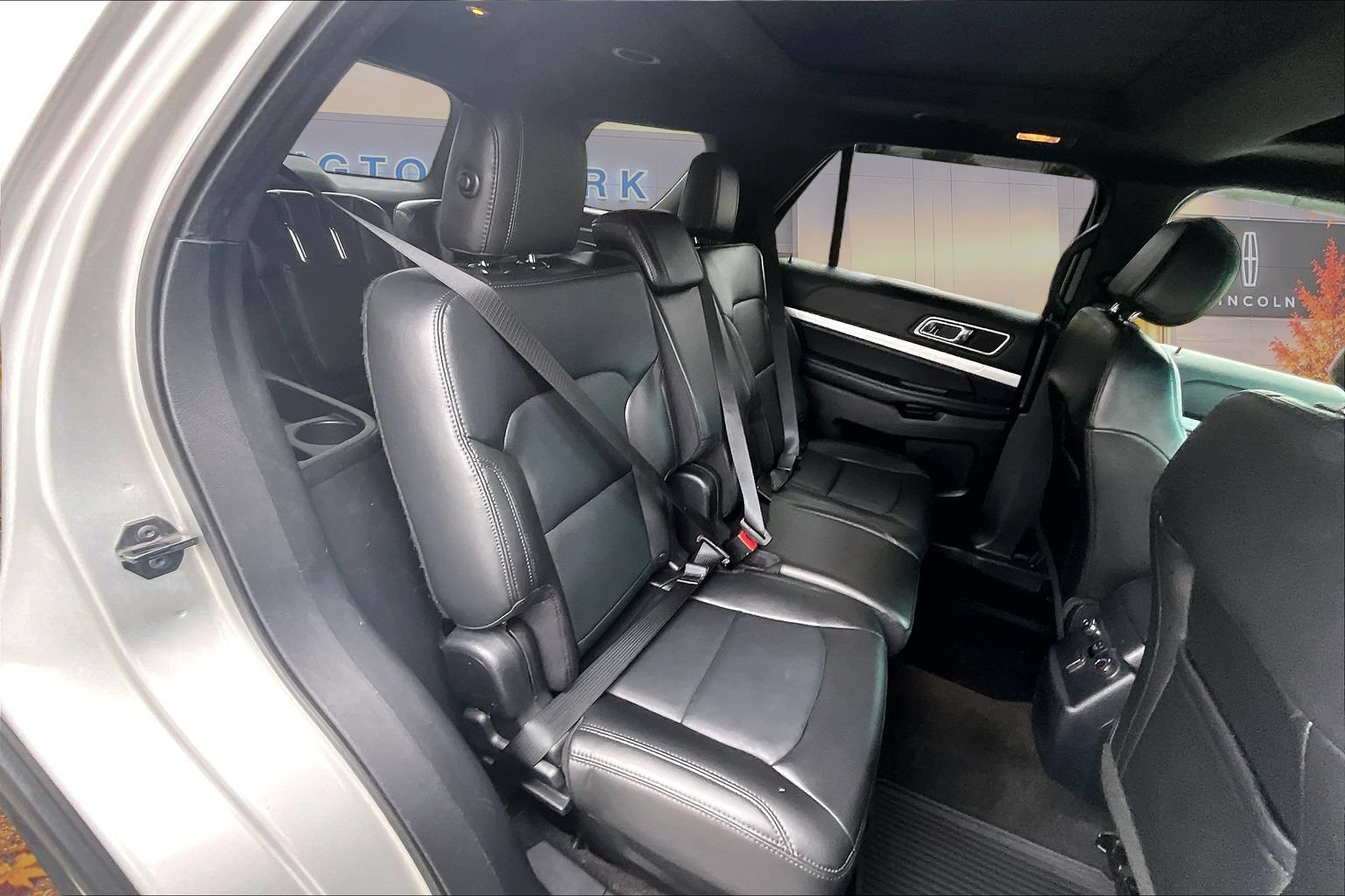 Used 2016 Ford Explorer XLT AWD/4WD image 25