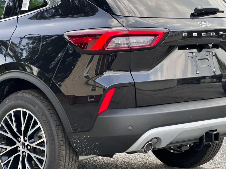 New 2025 Ford Escape SE w/ PHEV Premium Package FWD image 6