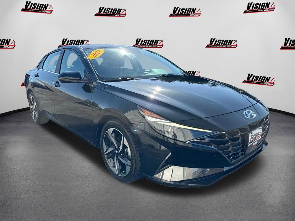 Used 2021 Hyundai Elantra SEL w/ Convenience + Premium Package image 3