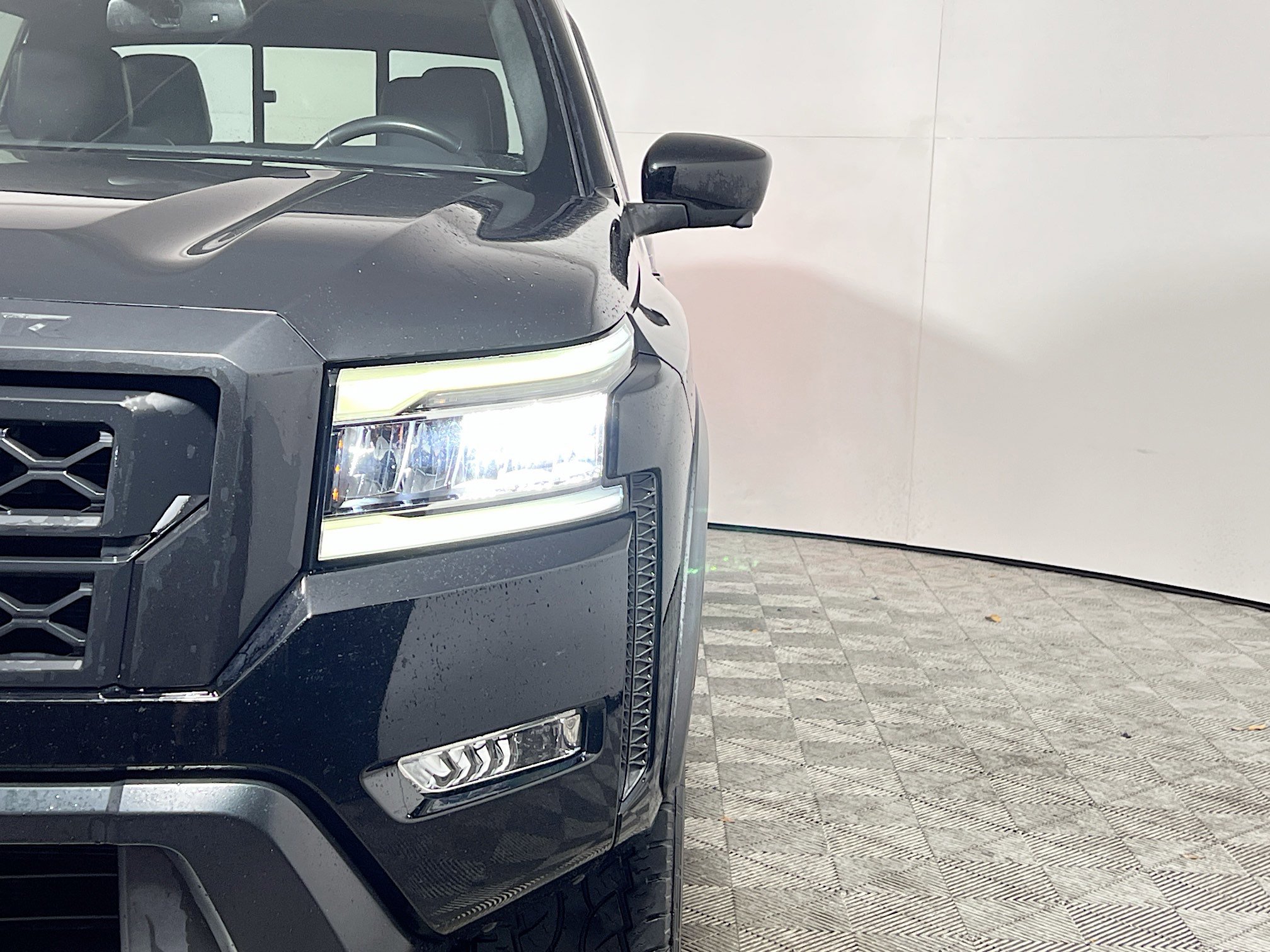 Used 2022 Nissan Frontier PRO-4X w/ Pro-4X Premium Package image 12