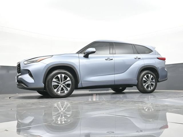 Used 2021 Toyota Highlander XLE FWD image 57