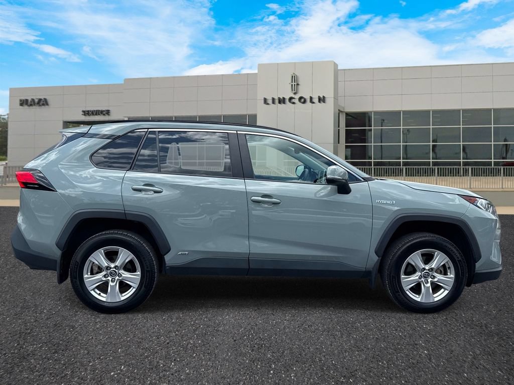 Used 2020 Toyota RAV4 XLE w/ Convenience Package AWD/4WD image 2