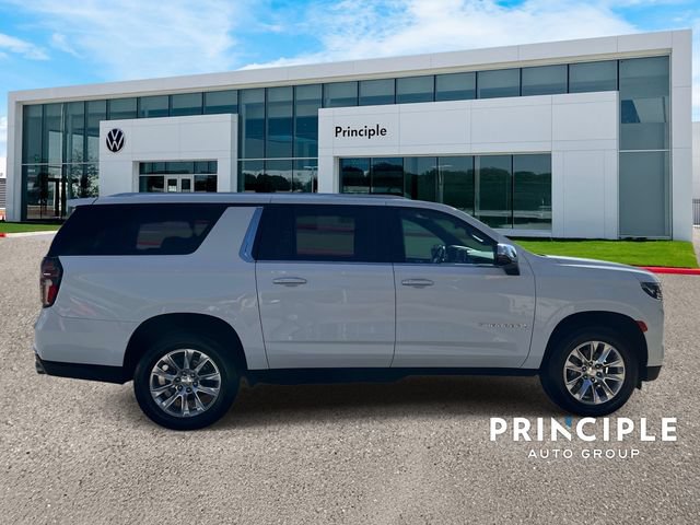 Used 2023 Chevrolet Suburban Premier AWD/4WD image 5