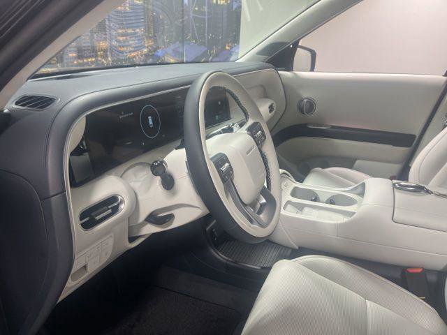New 2026 Hyundai Palisade Calligraphy FWD image 9