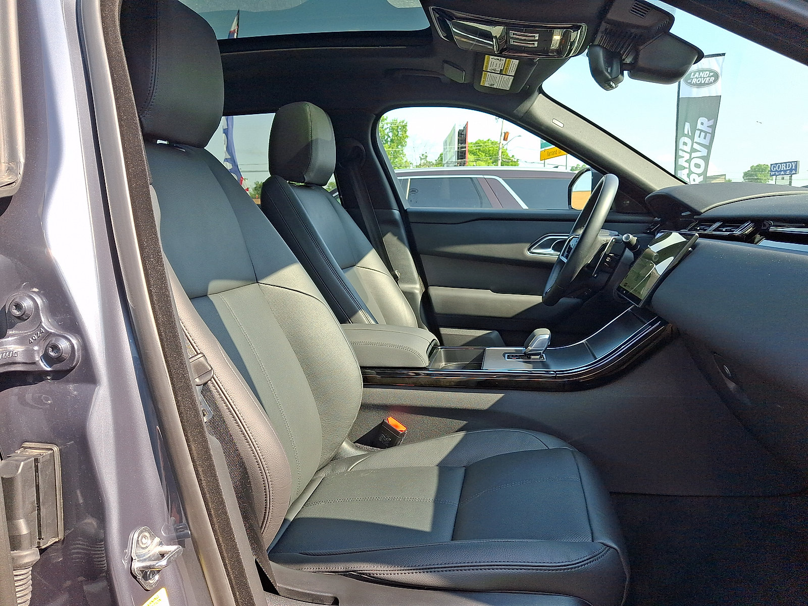 Certified 2026 Land Rover Range Rover Velar S AWD/4WD image 21