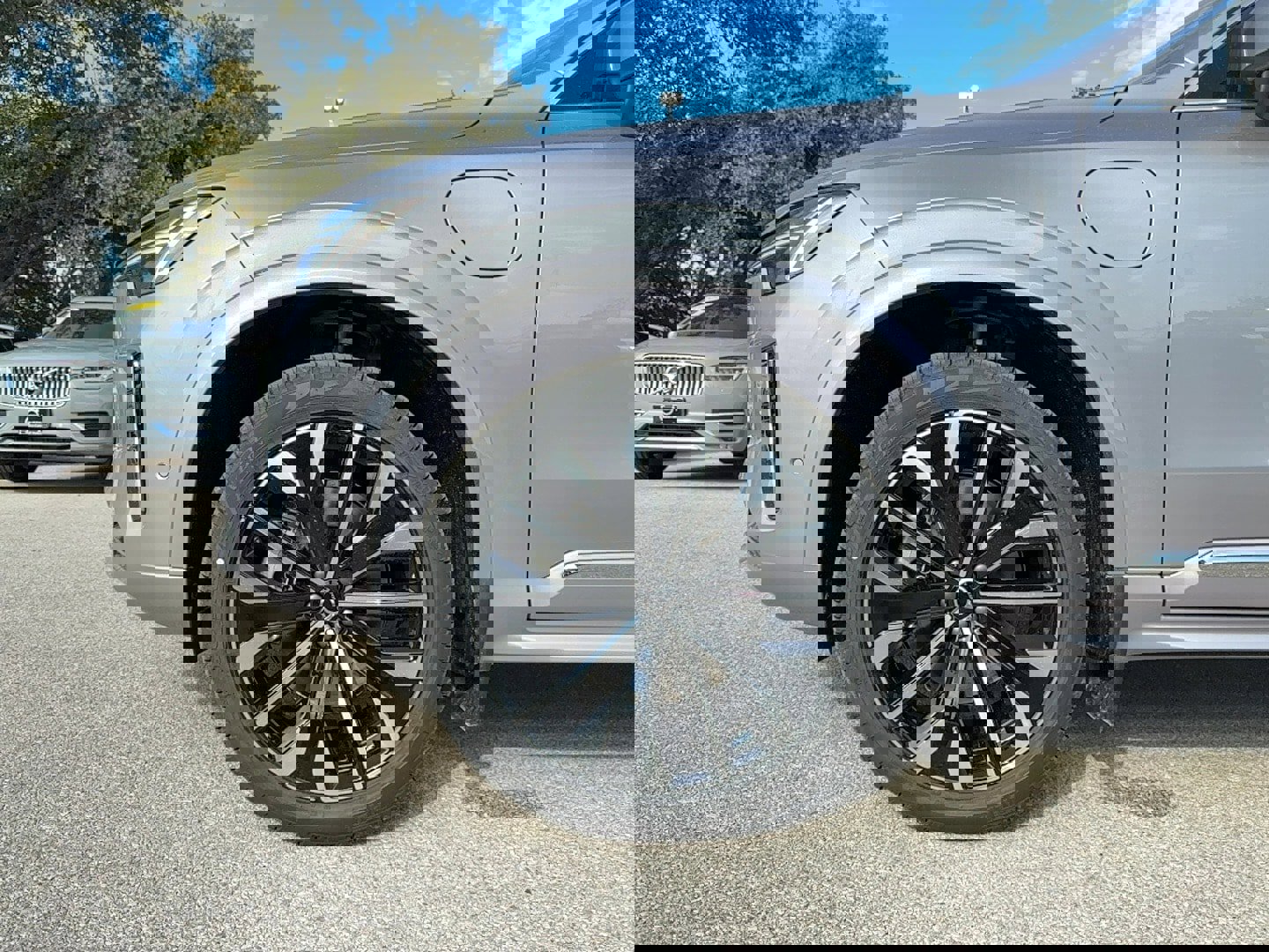 New 2026 Volvo XC90 T8 Ultra w/ Lounge Package image 9