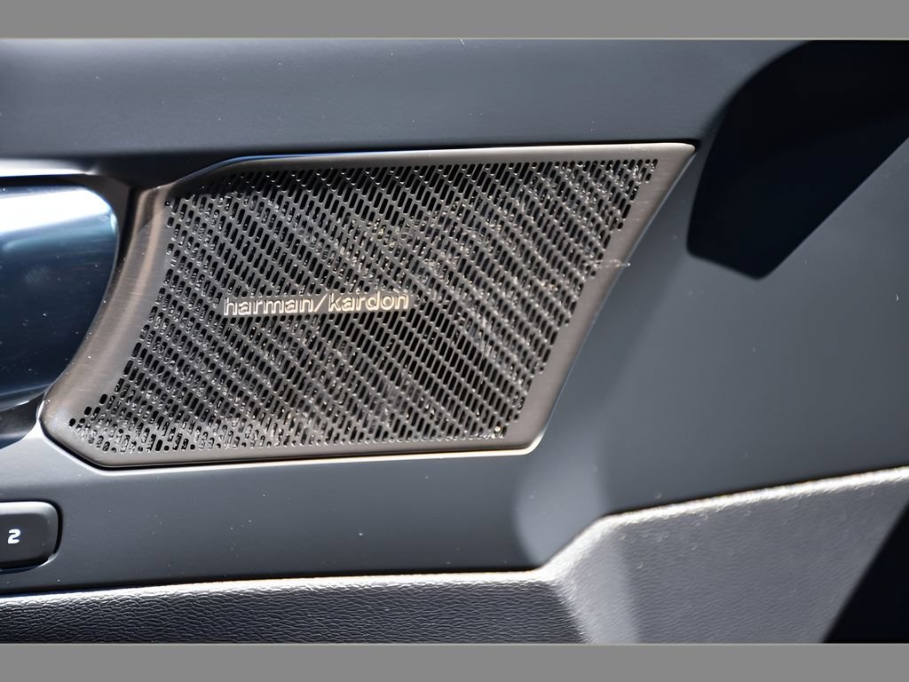 Certified 2023 Volvo C40 P8 Recharge Ultimate w/ Protection Package Premier AWD/4WD image 27