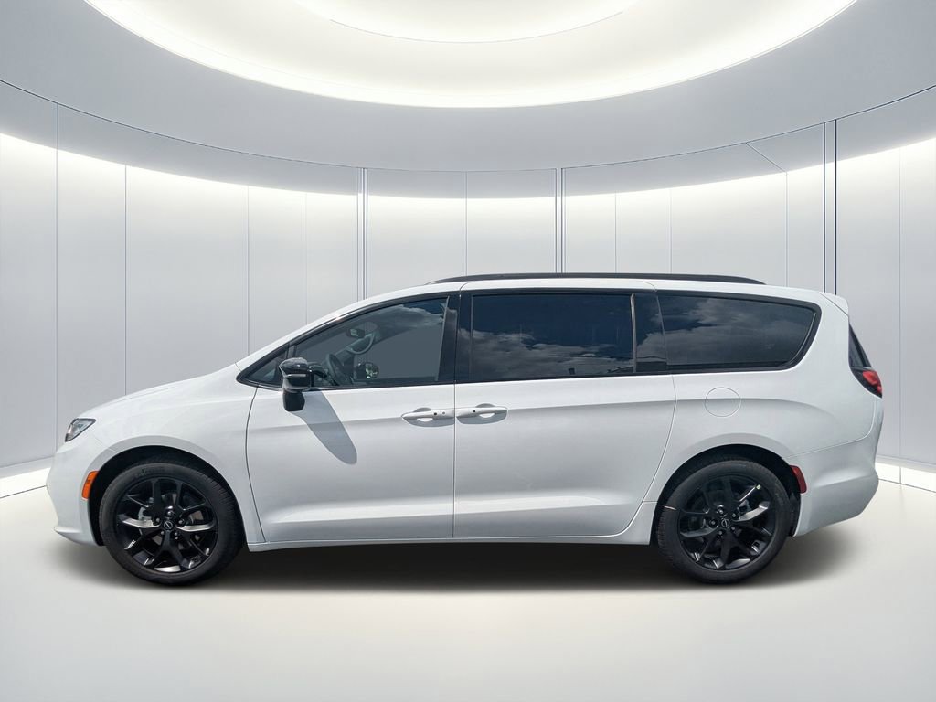 New 2026 Chrysler Pacifica Limited w/ S Appearance Package FWD image 6