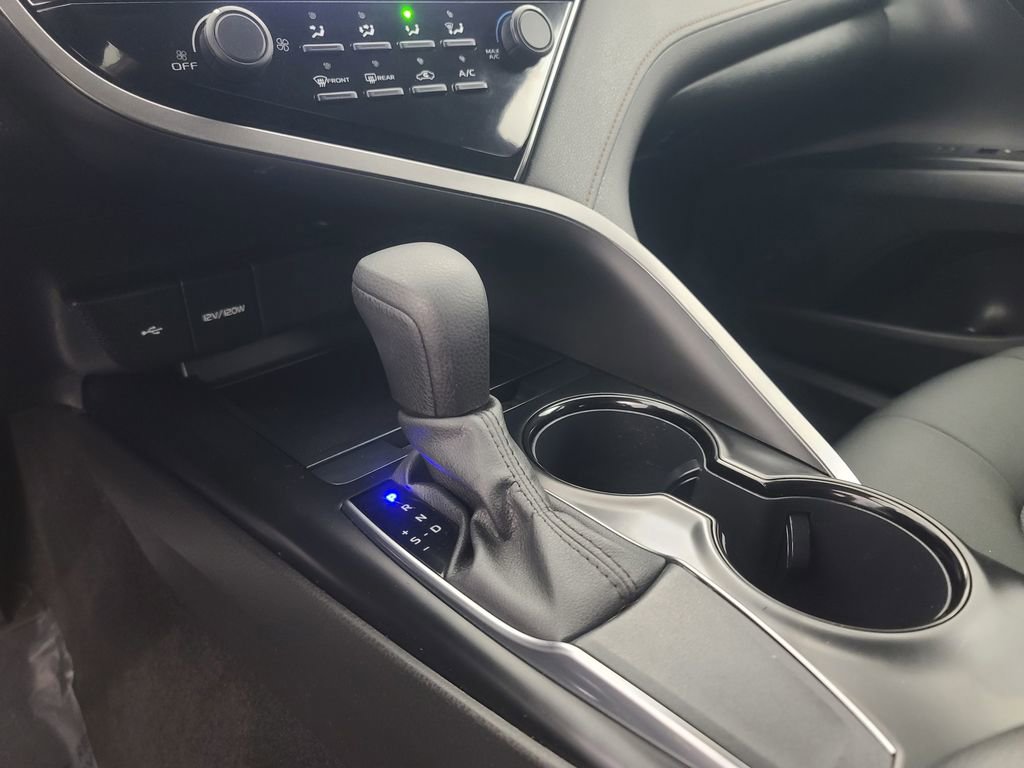 Used 2020 Toyota Camry LE image 35