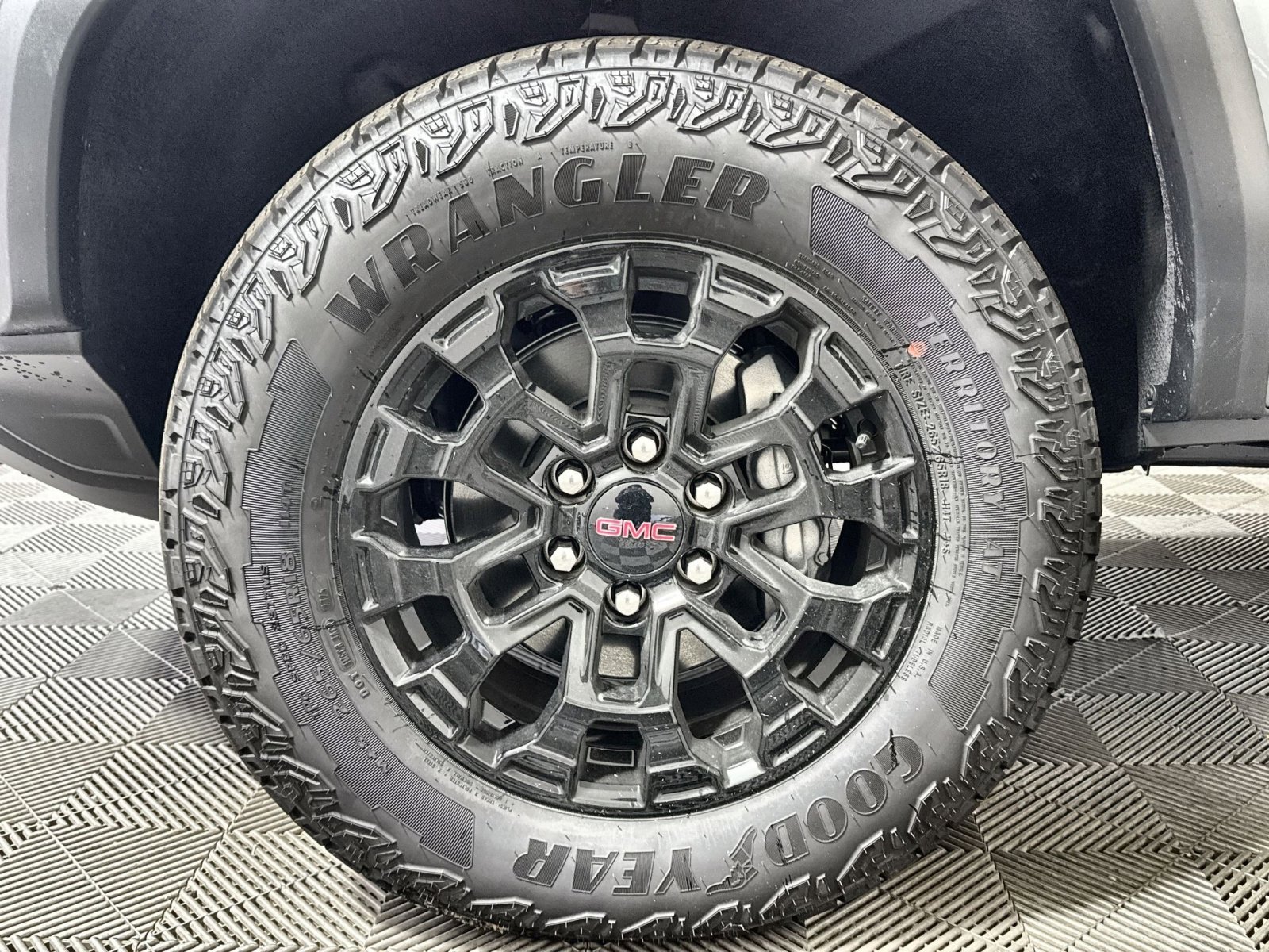 New 2026 GMC Canyon Elevation w/ Convenience Package image 12