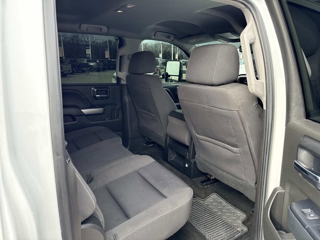 Used 2018 Chevrolet Silverado 1500 LT w/ Trailering Package AWD/4WD image 24