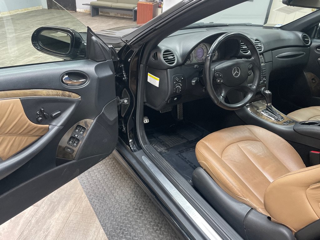Used 2009 Mercedes-Benz CLK 550 Cabriolet image 23