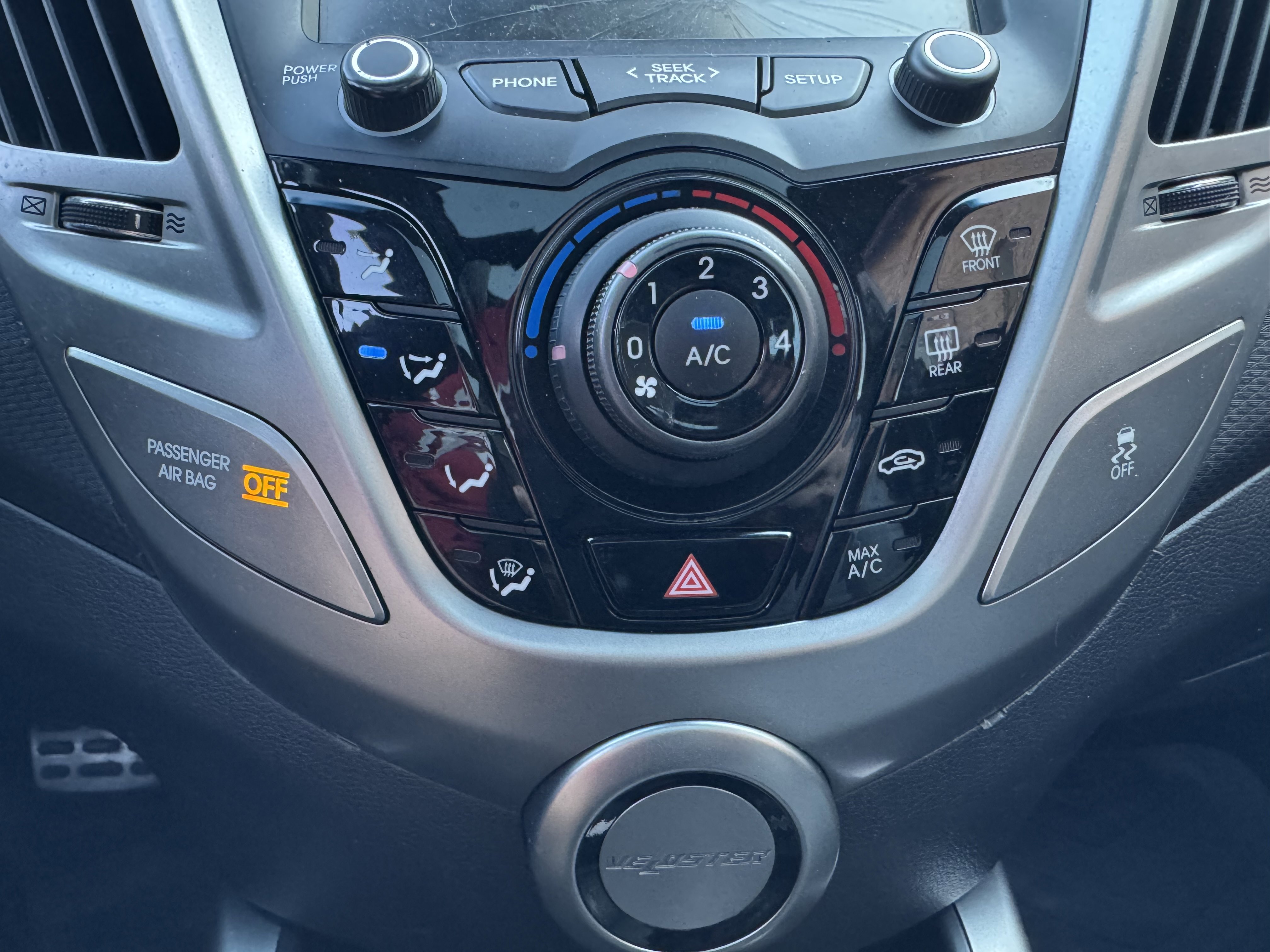 Used 2013 Hyundai Veloster w/ Style Pkg image 14