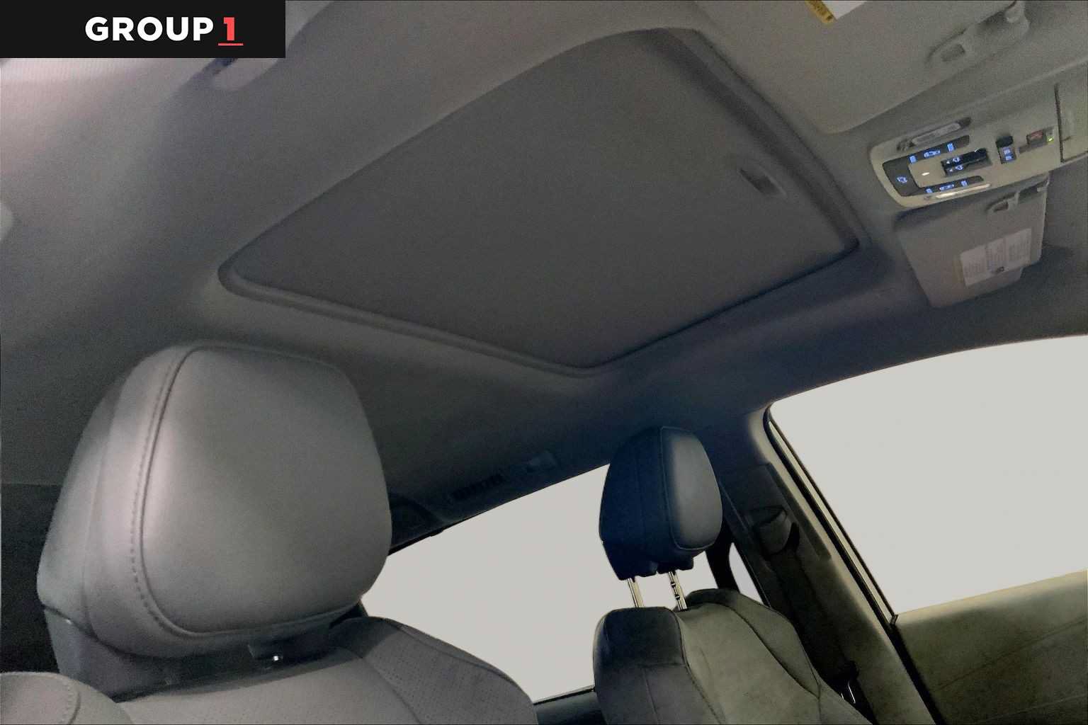Certified 2024 Toyota Sienna Limited AWD/4WD image 14