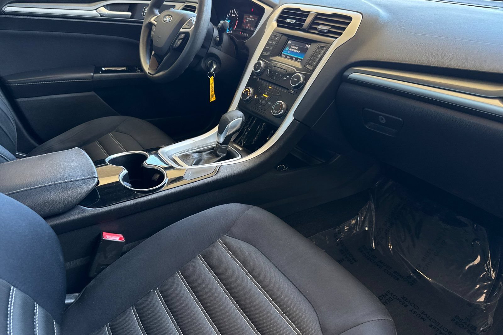 Used 2015 Ford Fusion SE FWD image 15