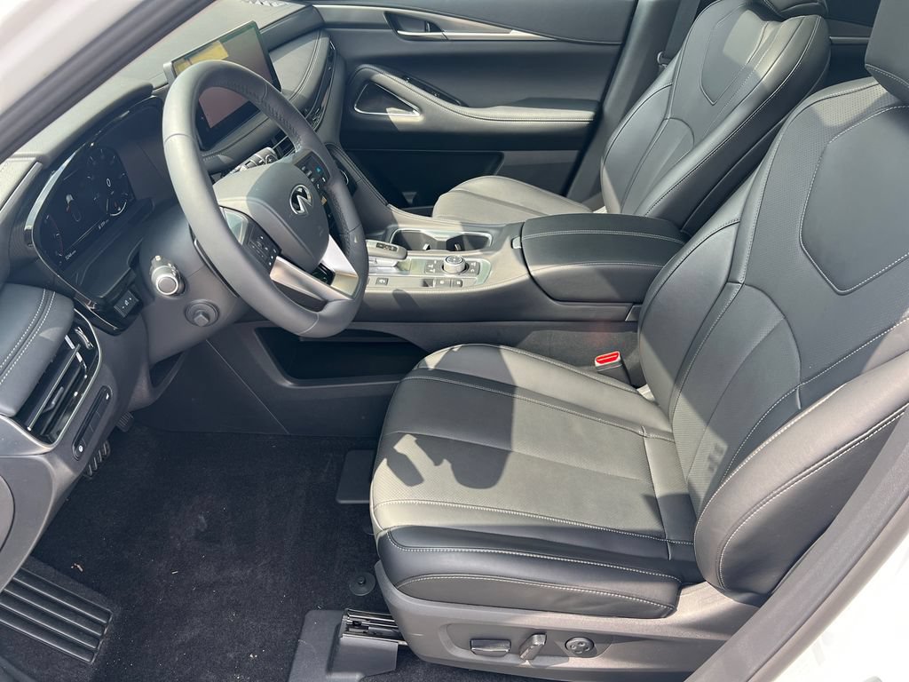 Certified 2026 INFINITI QX60 Luxe w/ Cargo Package FWD image 9
