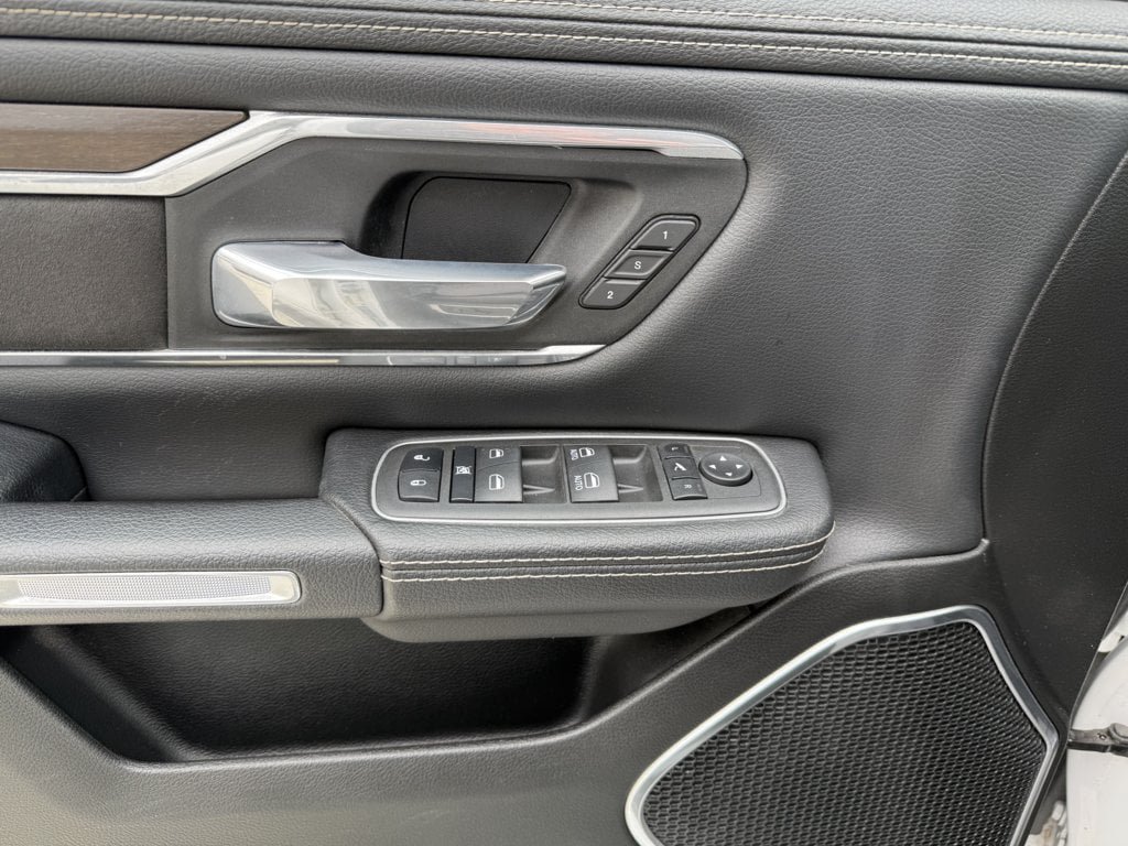 Used 2022 RAM 1500 Laramie AWD/4WD image 19