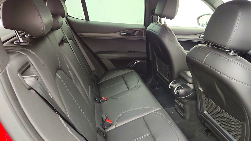 Used 2022 Alfa Romeo Stelvio Ti AWD/4WD image 24