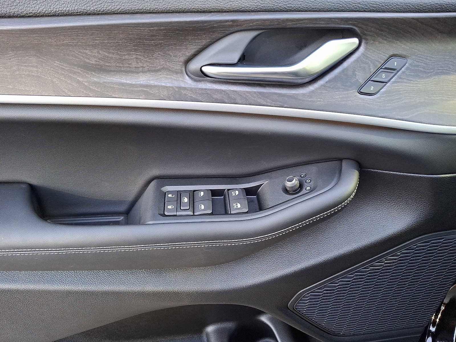 New 2025 Jeep Grand Cherokee Limited image 8