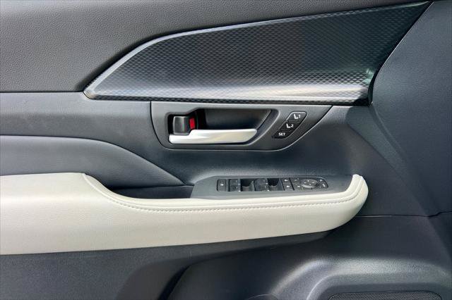 Certified 2026 Toyota Grand Highlander AWD Hybrid image 12