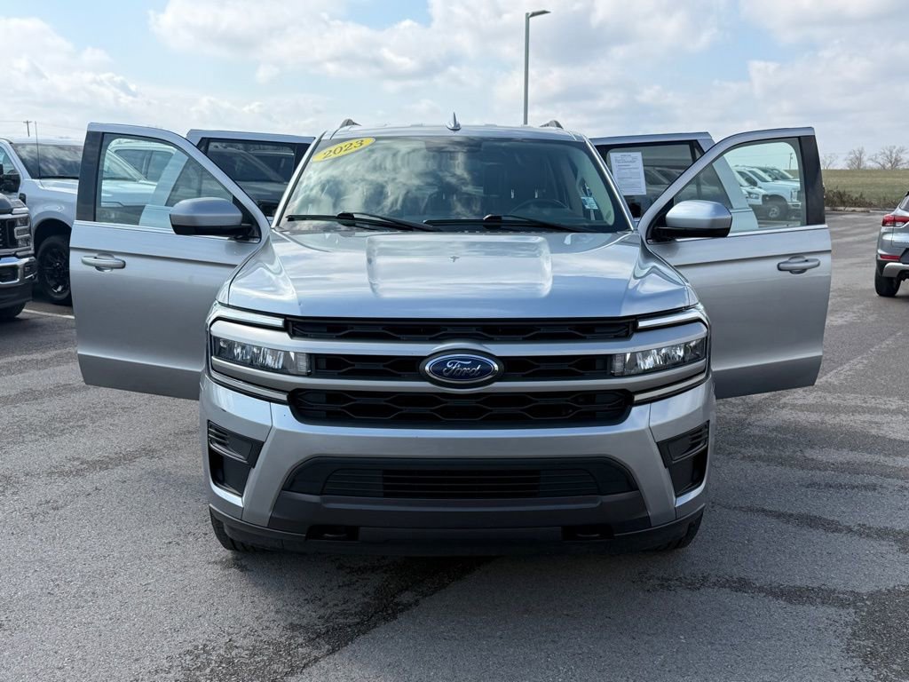 Used 2023 Ford Expedition Max XLT image 24