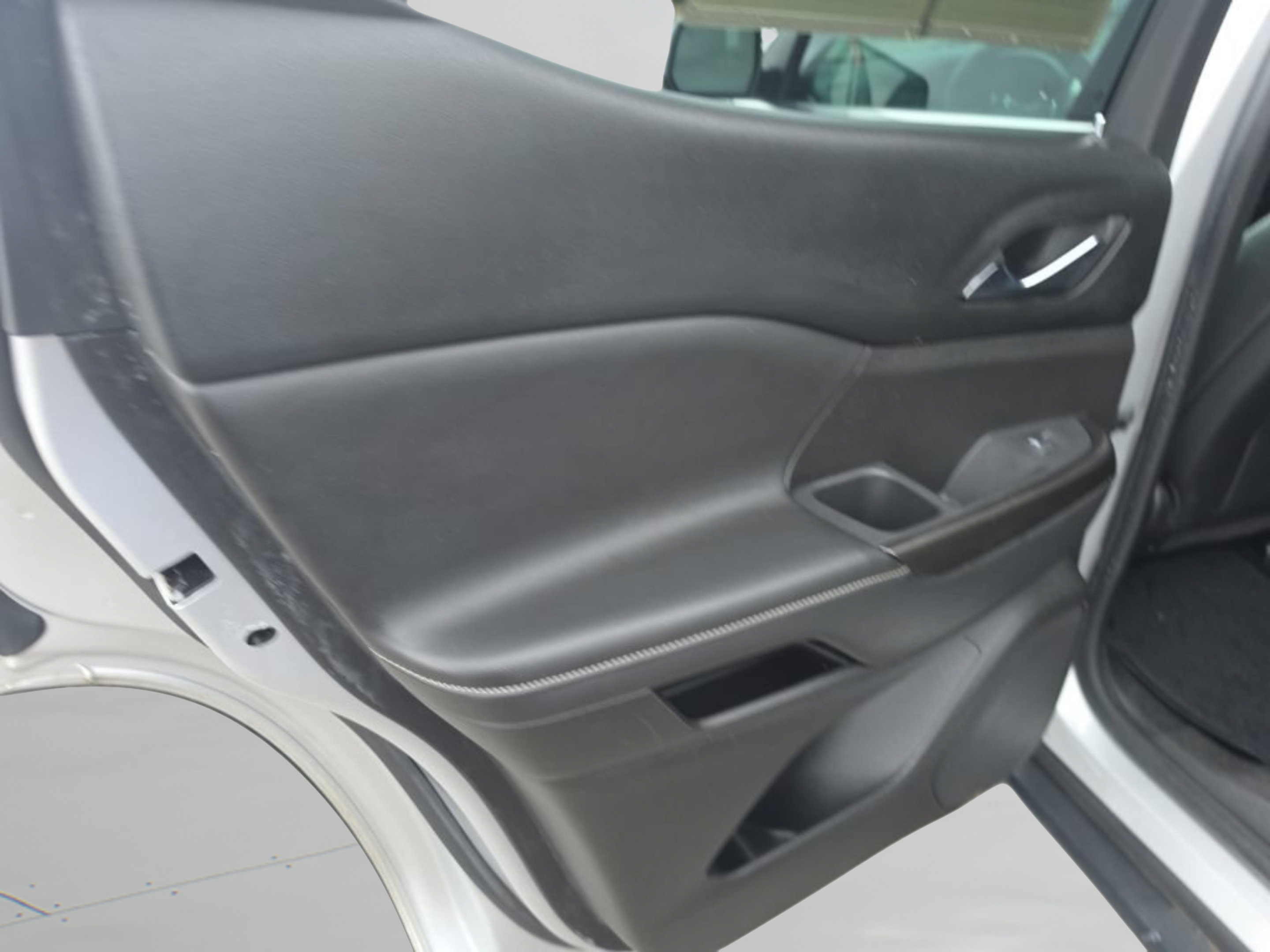 Used 2018 GMC Acadia SLT FWD image 27