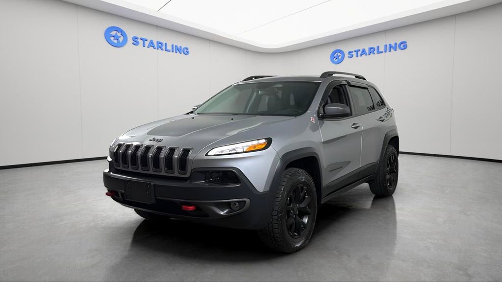 Used 2017 Jeep Cherokee Trailhawk AWD/4WD image 16