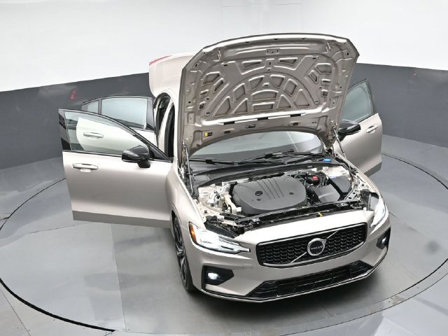 Used 2024 Volvo S60 B5 Plus w/ Climate Package FWD image 48