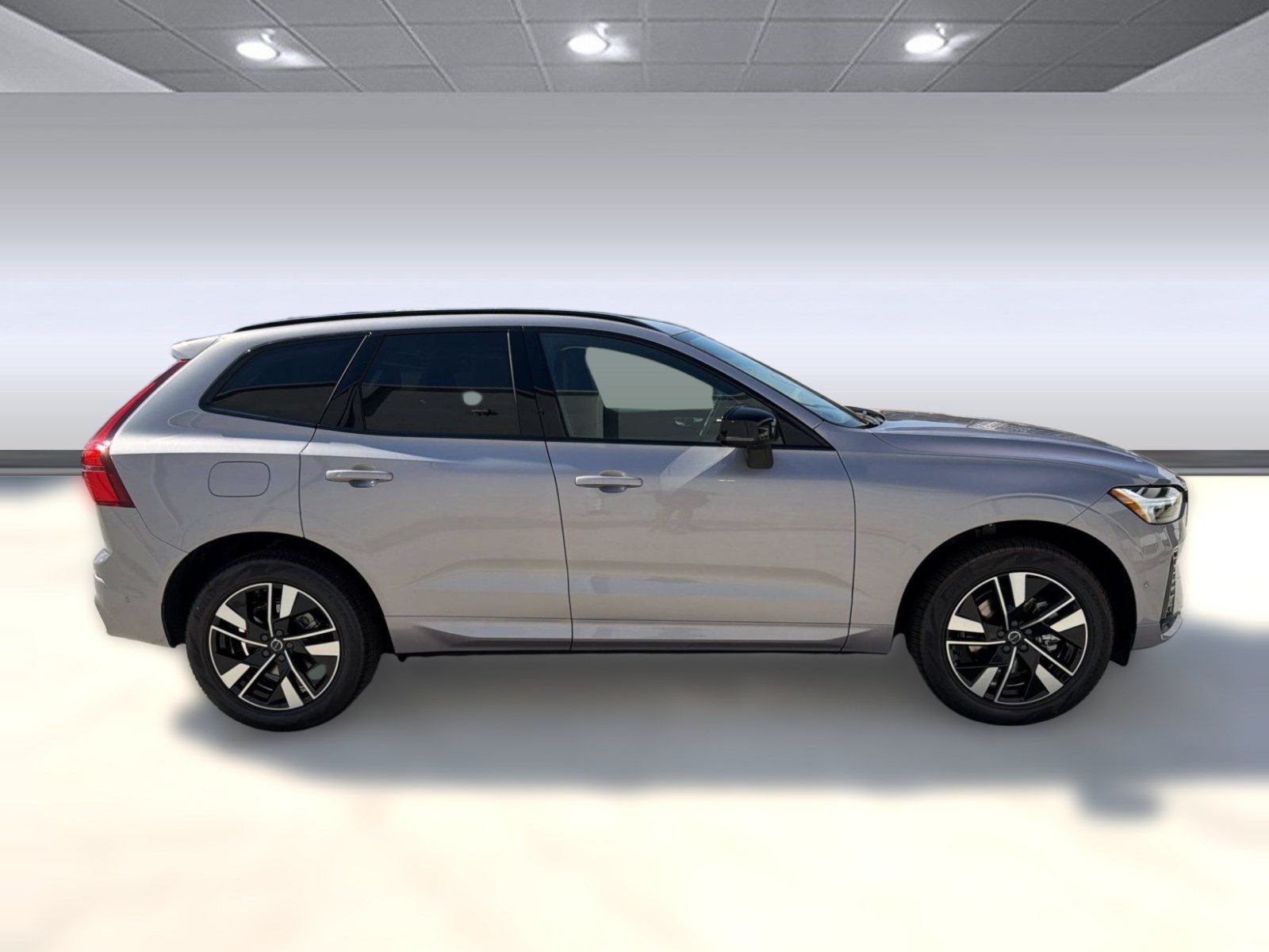 New 2026 Volvo XC60 B5 Plus w/ Climate Package AWD/4WD image 8