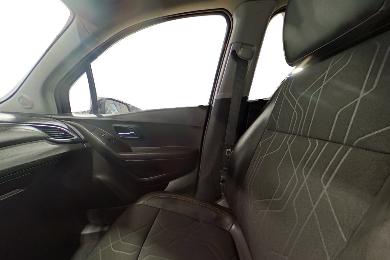 Used 2019 Chevrolet Trax LT w/ LPO, Protection Package image 32