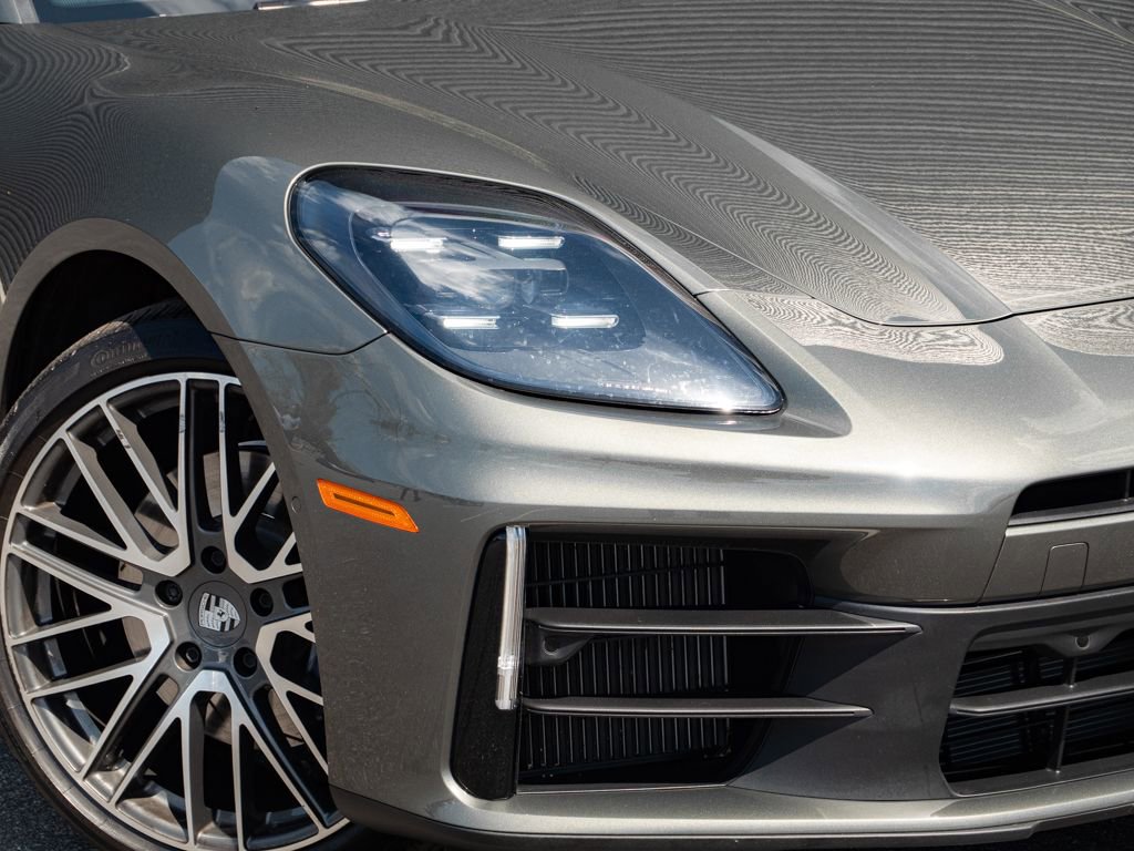 Certified 2025 Porsche Panamera 4 image 35